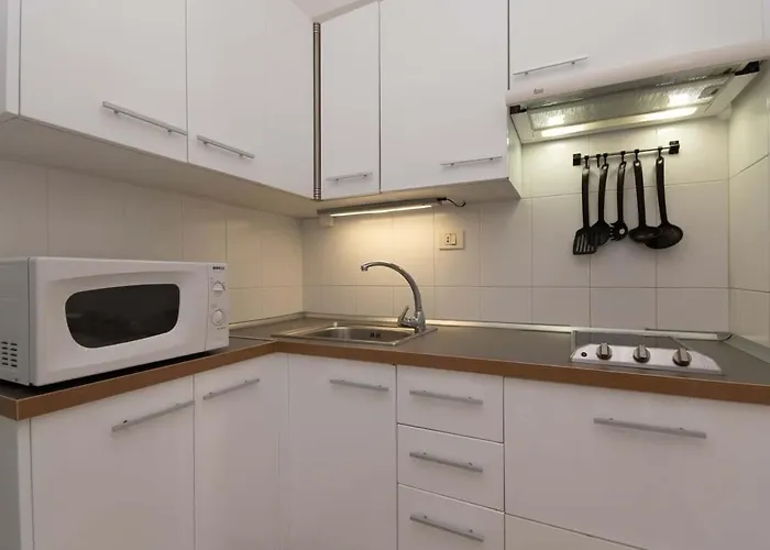 Virginia - Two Bed Apartment Los Cristianos (Tenerife)