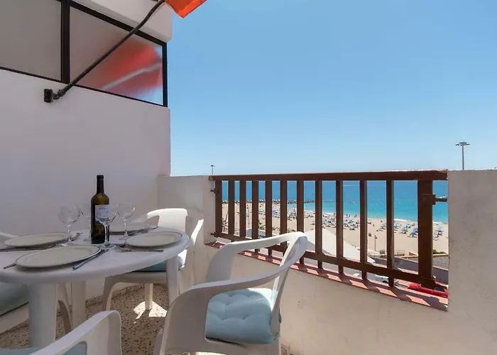 Virginia - Two Bed Apartment *